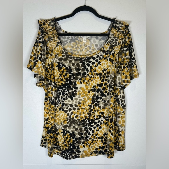 Cato Gold and Black Patterned Short Sleeve Blouse. Perfect for Fall!!! - Picture 1 of 8